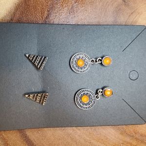 2 Pair Earrings